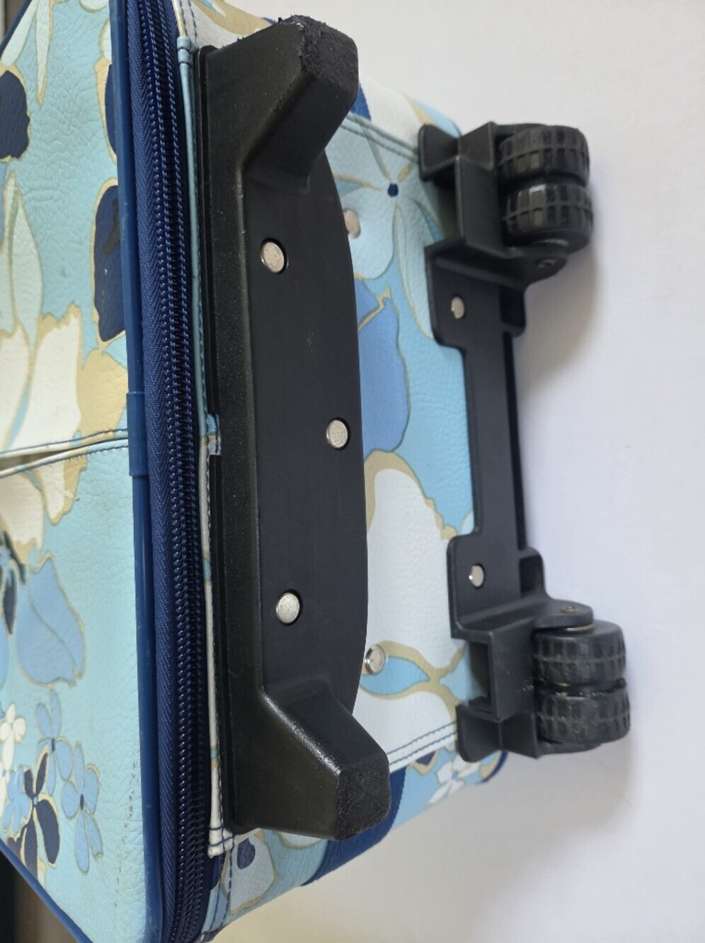 Roxy Vintage blue tropical floral wheeled rolling suitcase Y2K 2000s travel - Picture 8 of 15